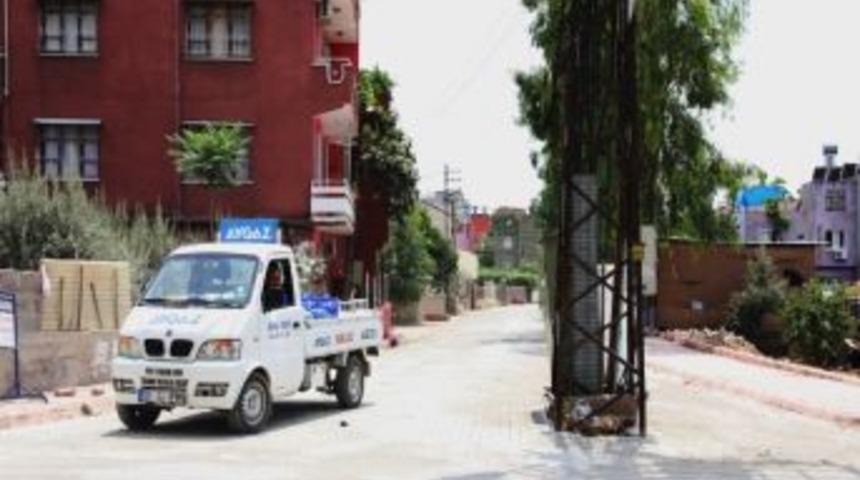 Yol Ortasında Elektrik Trafosu