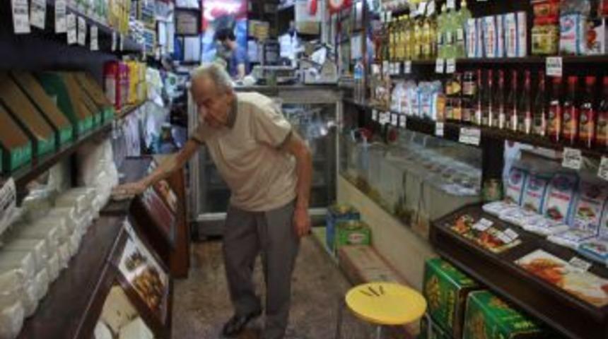 70 Yıllık Bakkal: Bug&uuml;nlere D&uuml;r&uuml;stl&uuml;ğ&uuml;m&uuml;zle Geldik