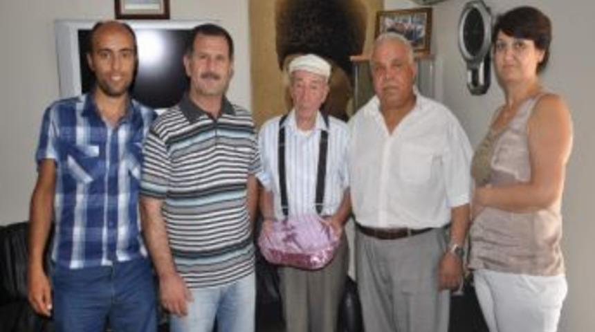 Yarım Asrın Bakkal Amcası Mesleğine Veda Etti