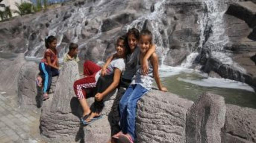 Karşıyaka&rsquo;nın Şelalesi Hizmete Girdi