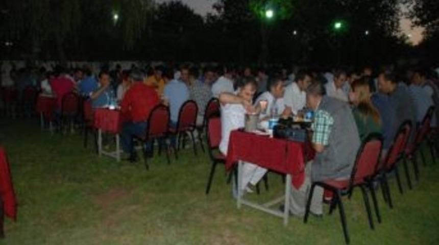 Yağmur Gazetecilerle İftarda Buluştu