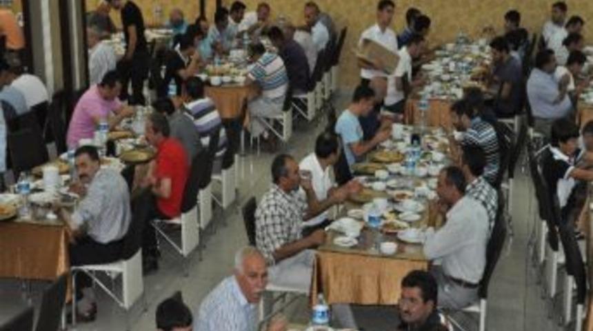 Nevzat Alaca İftar Yemeği Verdi