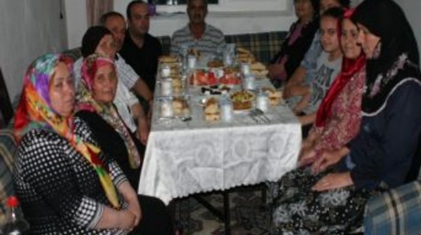 Ak Partiden İhtiyaç Sahibi Ailelere Ziyaret