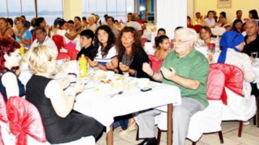 Ak&ccedil;ay Belediyesi, Geleneksel İftar Buluşmasını Bu Yıl Da Tekrarladı