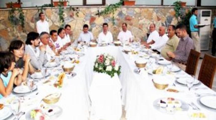 Ak Parti G&uuml;re Teşkilatı&rsquo;ndan İftar Yemeği