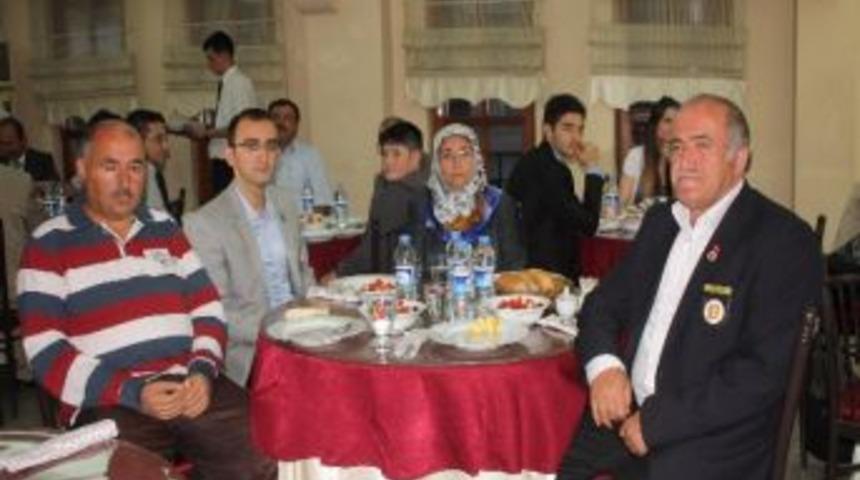 Gazi Ve Şehit Aileleri İftarda Bir Araya Geldi