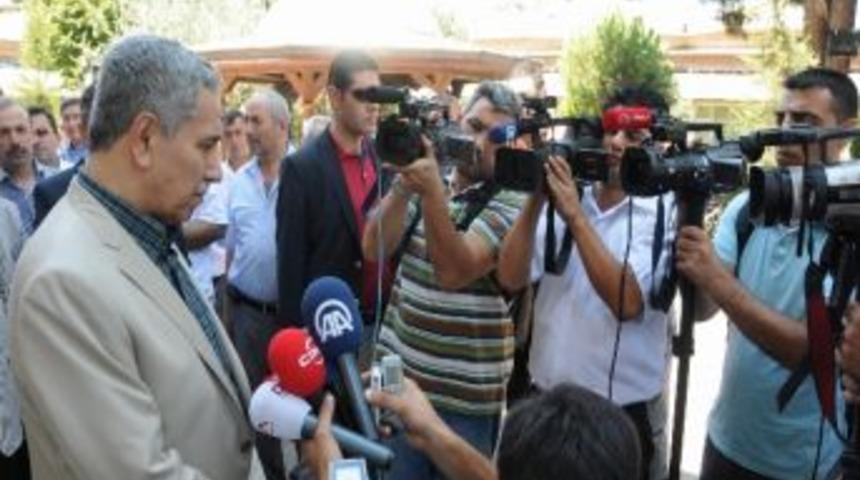 Arın&ccedil;, Şehit Askerler İ&ccedil;in Baş Sağlığı Diledi