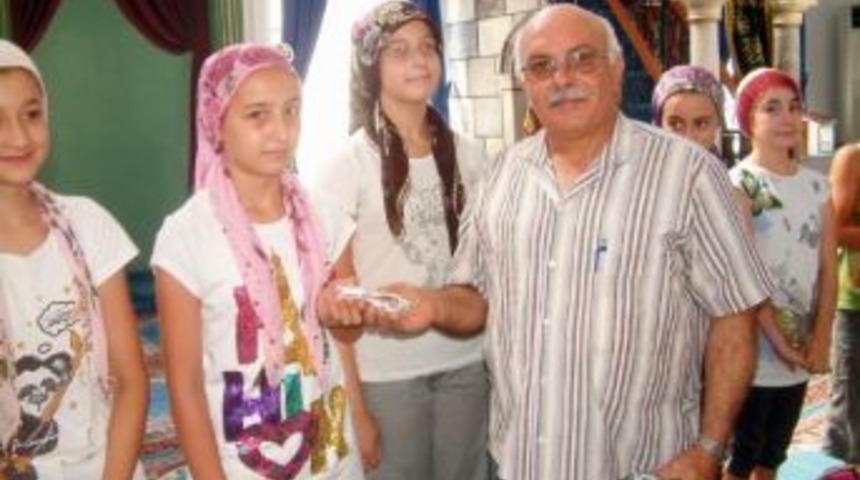 Burhaniye&rsquo;de Başarılı &Ouml;ğrenciler İ&ccedil;in Camide &Ouml;d&uuml;l T&ouml;reni