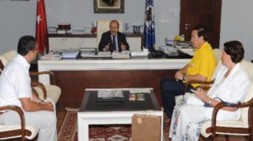 Boşnak Heyet G&uuml;mr&uuml;k&ccedil;&uuml;oğlu'nu Ziyaret Etti