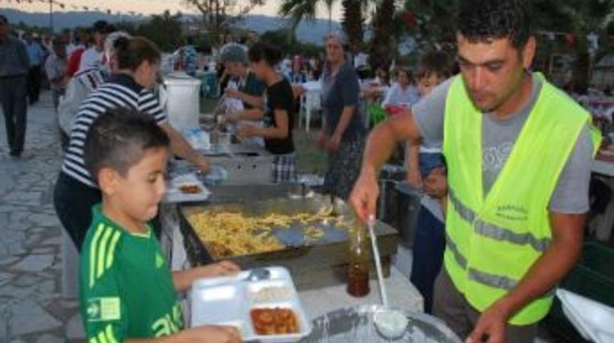 Karpuzlu Halkı İftarını Protokol İle Birlikte A&ccedil;tı