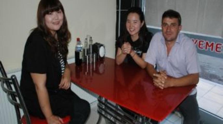 Ge&ccedil;en Yıl K&ouml;yde Okul Onaran &Ouml;ğrenci Bu Yıl Turist Olarak Ziyarete Geldi