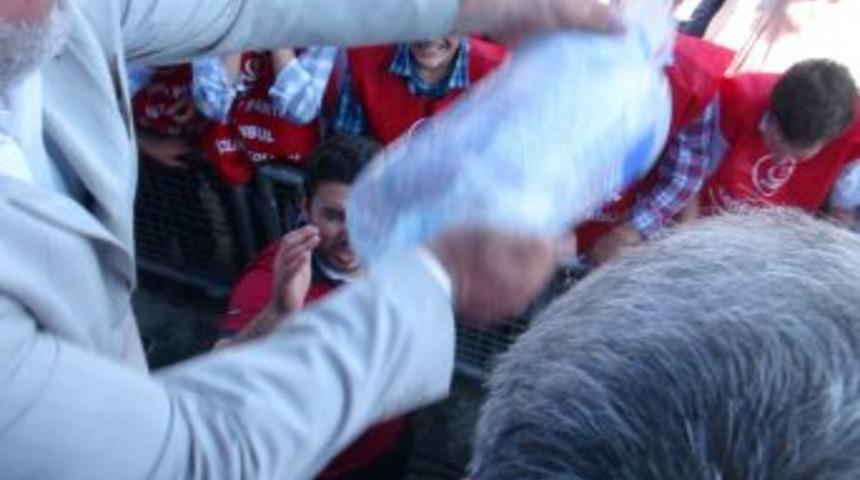 Arakan'da Yaşanan Vahşet Kadık&ouml;y'deki Mitingde Protesto Edildi