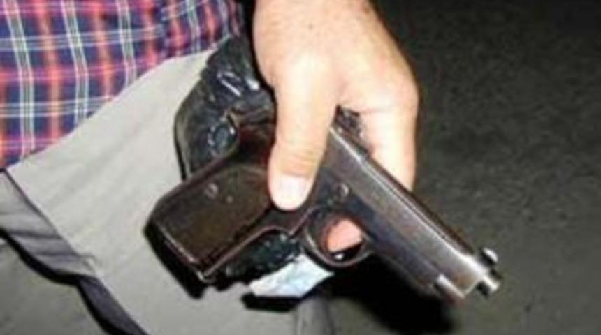 Kağızman'da ruhsatsız tabanca  yakalandı