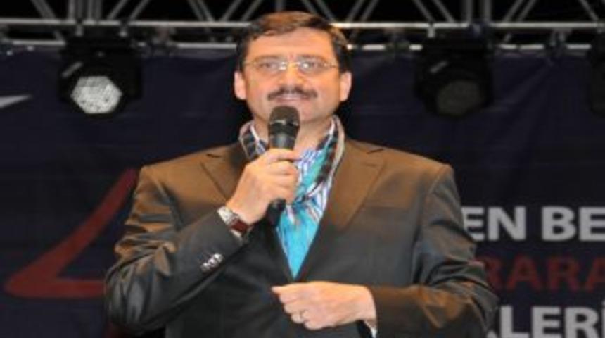 Şehitler Ke&ccedil;i&ouml;ren&rsquo;de Dualarla Anıldı