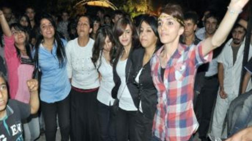 Y&uuml;ksekova'da Coşkulu Konser