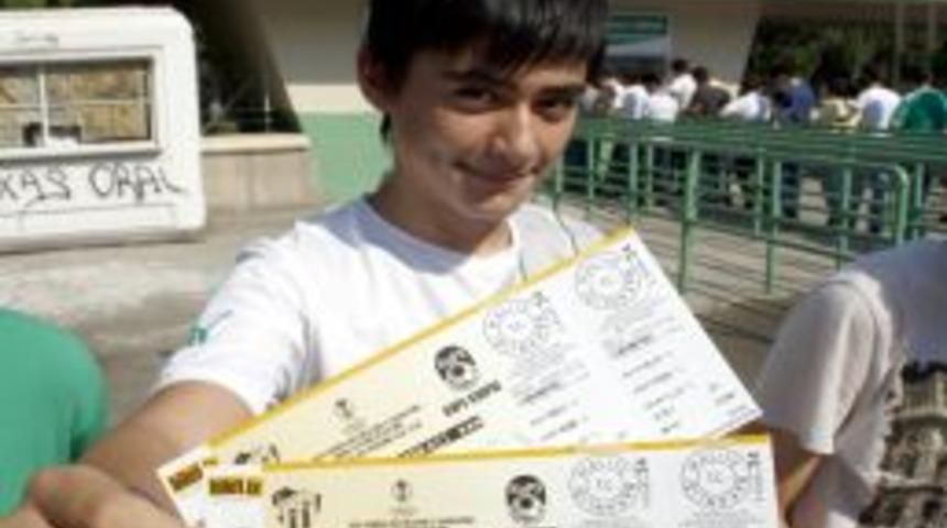 Bursaspor'da Taraftarlar Tur Bekliyor