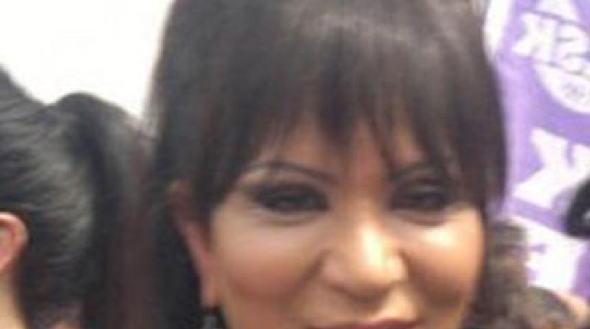 Travesti ile transeks&uuml;elin satırlı kavgası