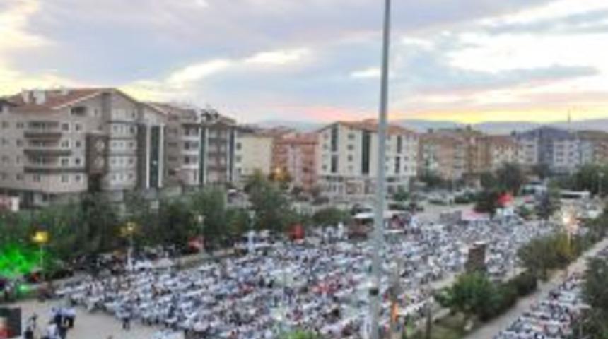 Gökçek: Türkiye'de Işsizlik Olmayan Tek Ilçe 'Kazan'dır