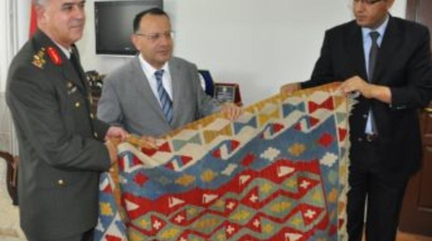 2. Ordu Komutanı Servet Y&ouml;r&uuml;k, Vali Saran&rsquo;a Veda Ziyaretinde Bulundu