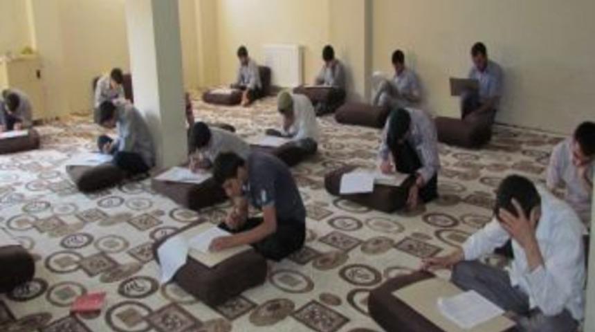 Kur&rsquo;an Ayında Kur&rsquo;an Meali Sınavı