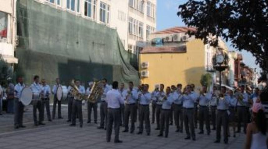 Belediye&rsquo;den M&uuml;zik Ziyafeti