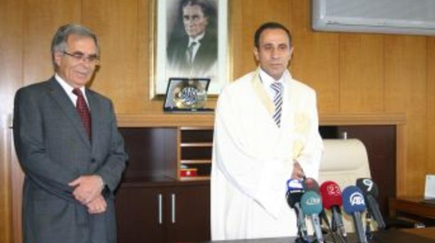 F.&Uuml;'de Rekt&ouml;rl&uuml;k devir teslim t&ouml;reni yapıldı