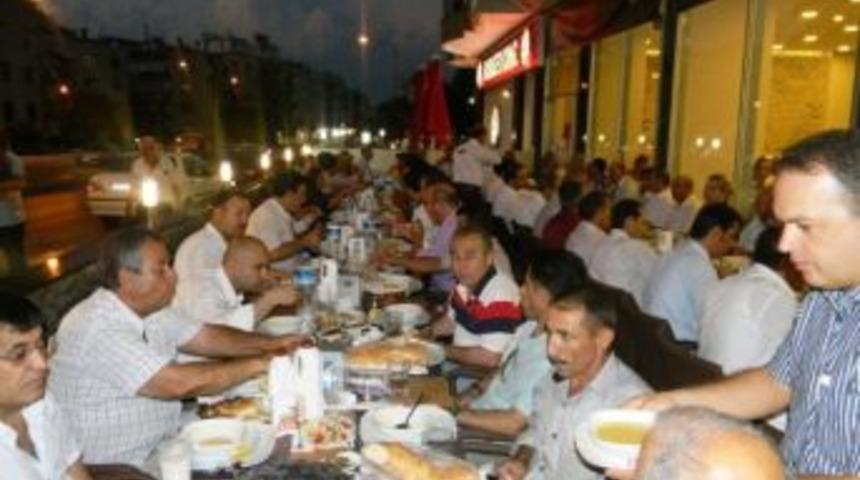 Ak Parti Karabağlar'da İftar Sonrası Beyin Fırtınası