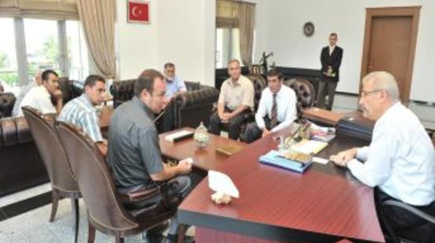 D&uuml;zi&ccedil;i Şehit Ve Gaziler Derneği Y&ouml;neticileri Vali Cerrah&rsquo;ı Ziyaret Etti