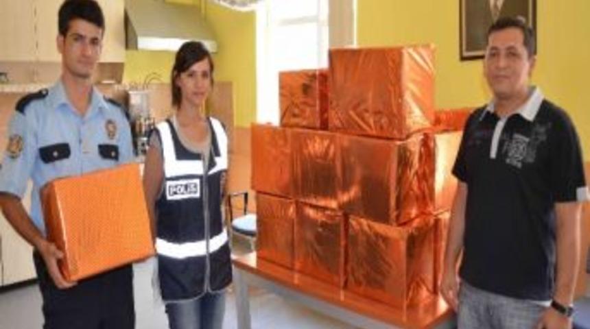 Simav Polisi'nden İhtiya&ccedil; Sahibi Ailelere Erzak Yardımı