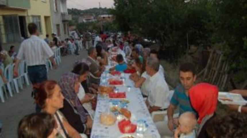 Bey&ccedil;ayırlılar Derneği &Uuml;yeleri İftarda Buluştu