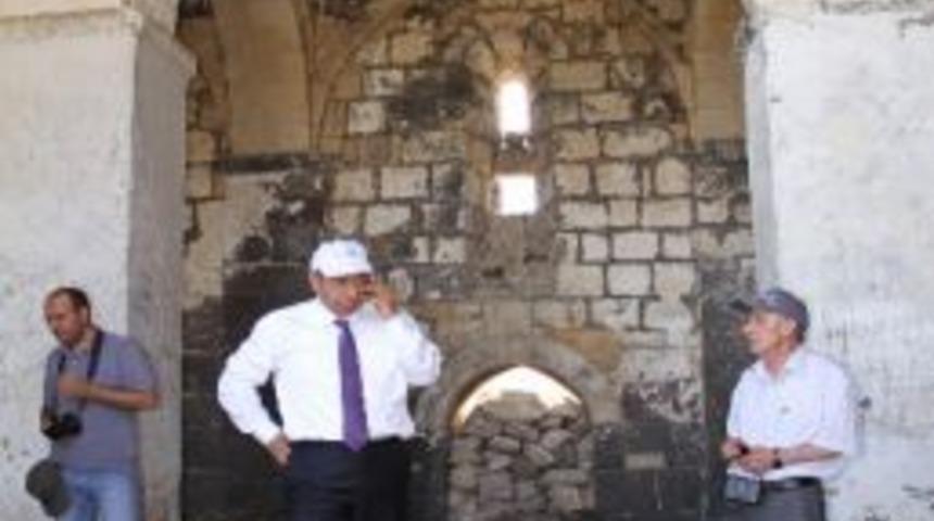 Rekt&ouml;r Battal Adır Adası&rsquo;nda