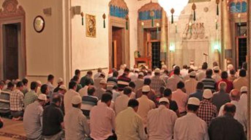 Tarihi Kurşunlu Cami'nin Avlusu Karanlıkta Kaldı