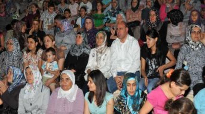 Mustafa &Ouml;zcan G&uuml;neşdoğdu, Dara Amfi Tiyatro'da Konser Verdi