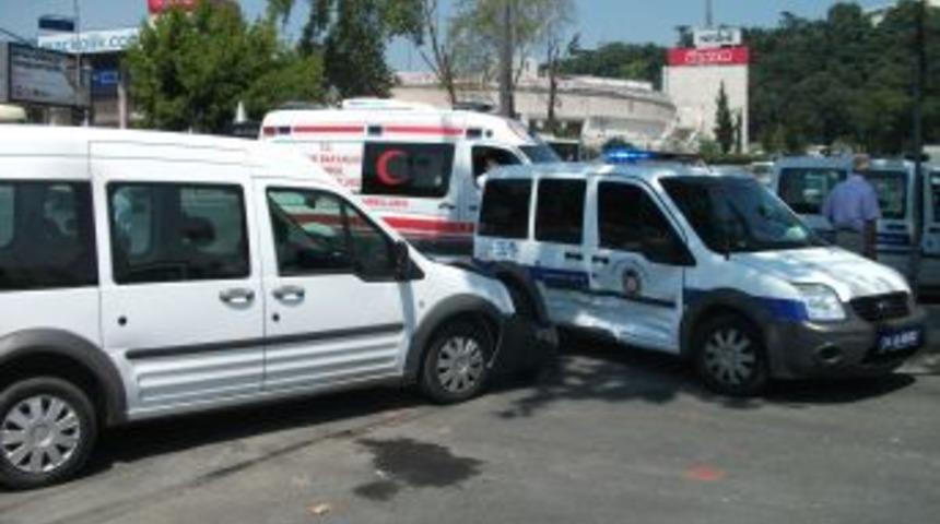 Yanmayan Trafik Işıkları Kazaya Yol A&ccedil;tı