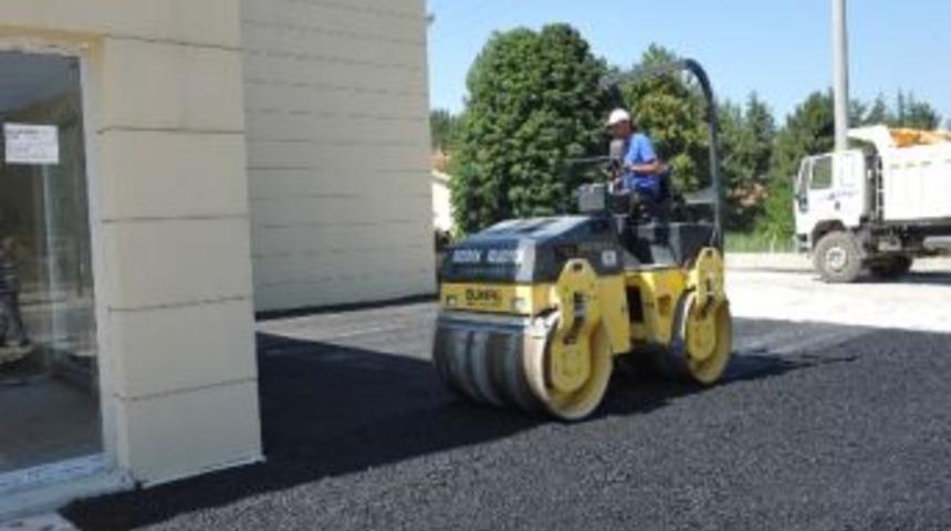 Boz&uuml;y&uuml;k&rsquo;te Kapalı Pazara Asfalt