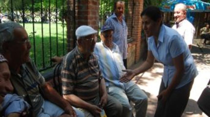 Chp'li Vekil Sakine &Ouml;z Kula&rsquo;da Pazarcı Esnafını Ziyaret Etti