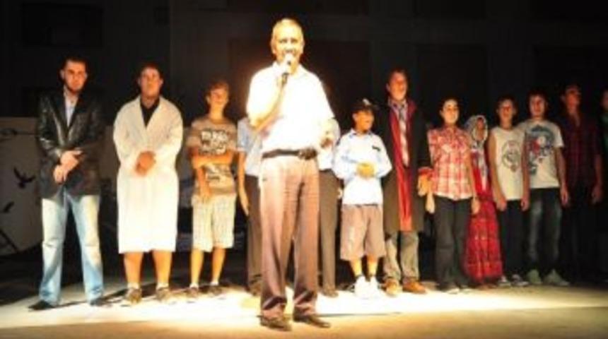 Şehitlerimize Saygı