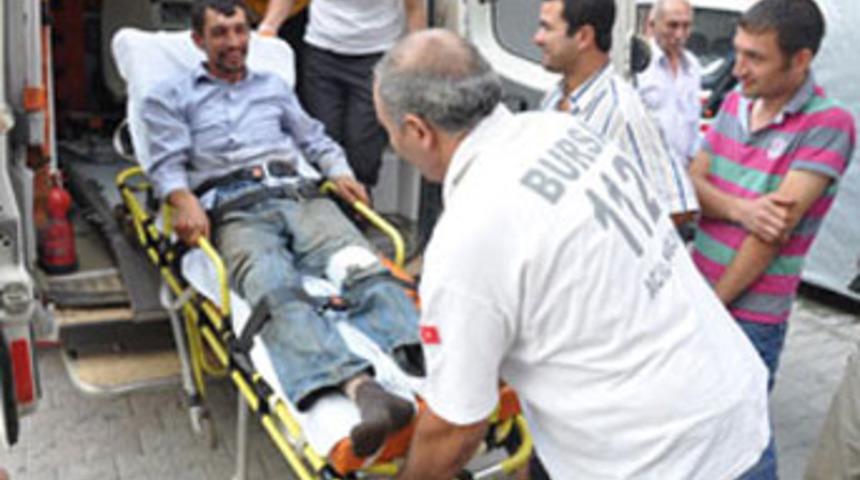 Elektrikli testereyle bacağını kesti