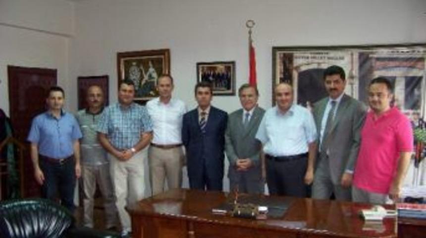 Şahin, Karab&uuml;k Barosu&rsquo;nu Ziyaret Etti