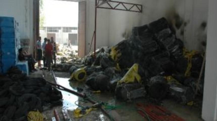 Kaynak Makinesinden Sı&ccedil;rayan Kıvılcım Yangına Neden Oldu