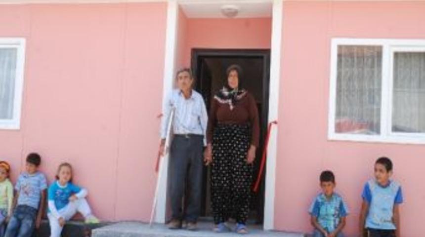 Evi Yanan Aileye Yeni Ev Yapıldı