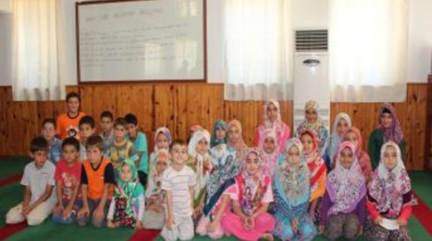 Yaz Kur'an Kursu &Ouml;ğrencilerinden 40 Hadis Yarışması