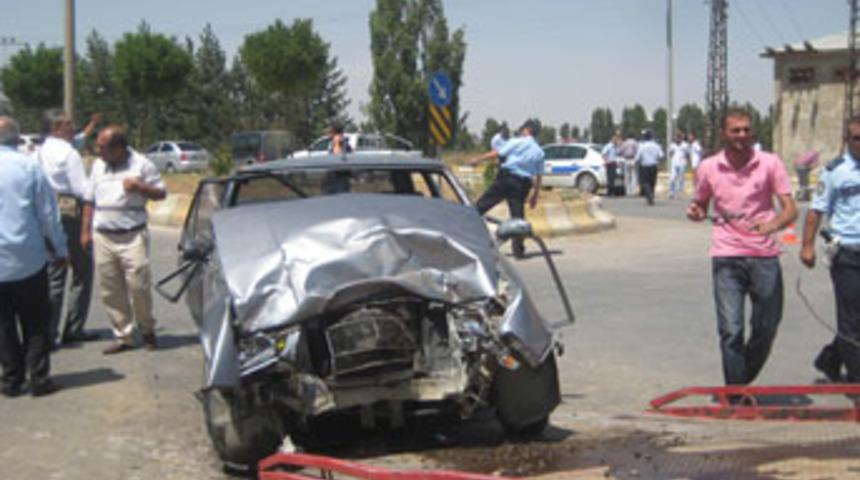 Polis memuru kazada yaşamını yitirdi