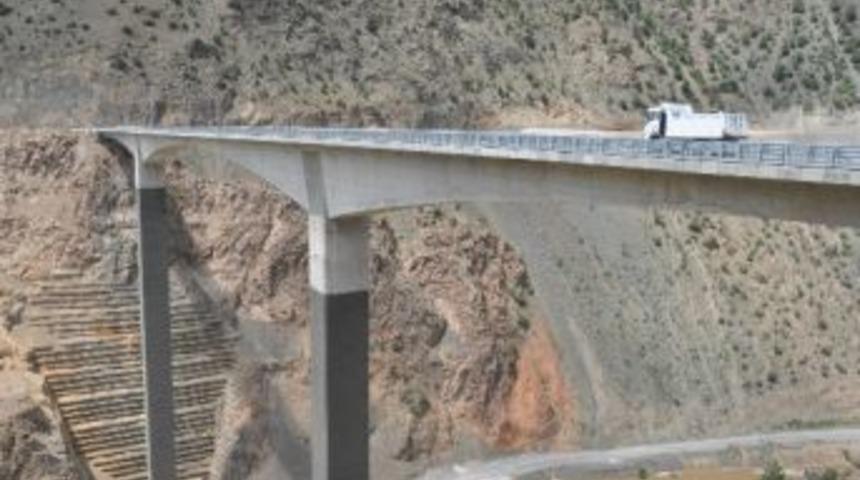 T&uuml;rkiye&rsquo;nin En Y&uuml;ksek Dengeli Konsol K&ouml;pr&uuml;s&uuml; Trafiğe A&ccedil;ıldı