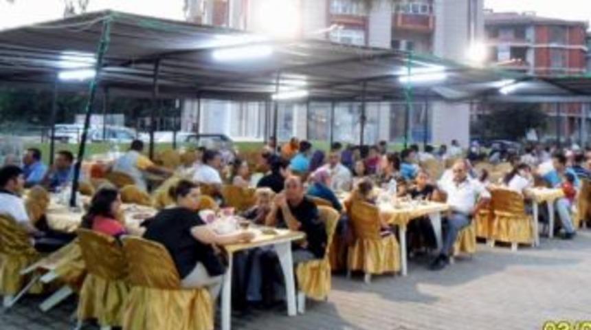 Edremit&rsquo;teki Belediye Temizlik İş&ccedil;ileri İftarda Buluştu