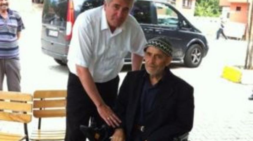 Bedri Amca tekerlekli sandalyesine kavuştu