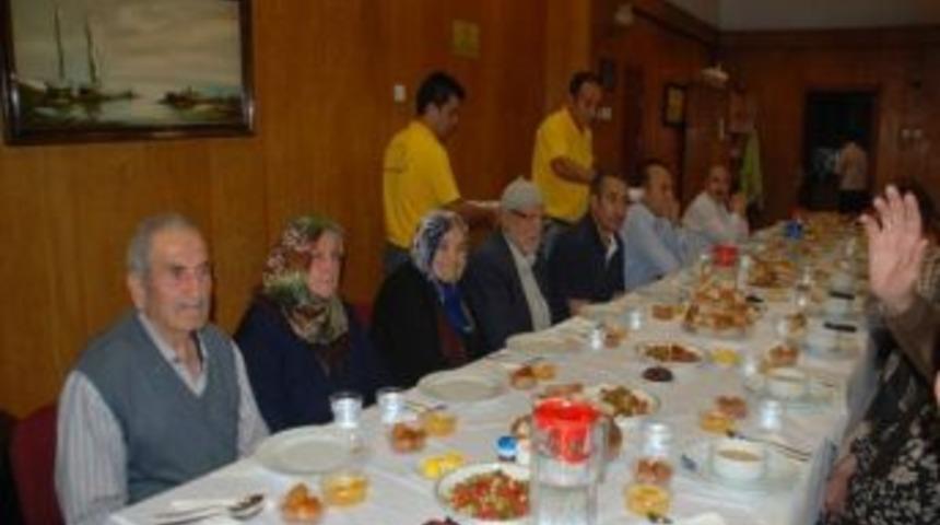 Kaymakam&rsquo;dan Şehit Ailelerine İftar