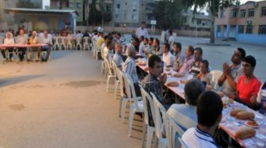 Başkan T&uuml;rk Halk İftarlarına Katıldı