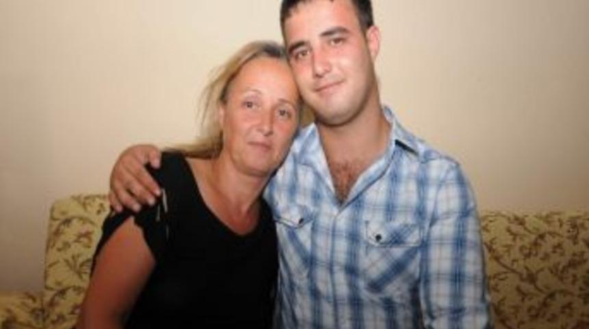 Fedakar Annenin &Ccedil;alışkan Oğlu