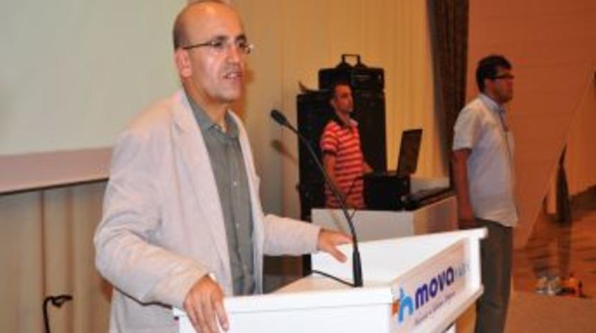 Bakan Şimşek: Etrafımızdaki Bazı Gelişmelere Bakıp, Asla K&ouml;t&uuml;mserliğe D&uuml;şmeyelim